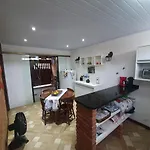 Casa Duplex com 3 Quartos há 700m da praia